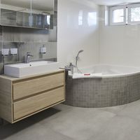 Koupelna ze série INDEX pro Milana a jeho čtyři děti