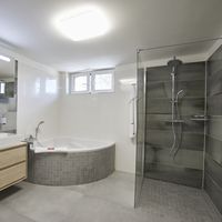 Koupelna ze série INDEX pro Milana a jeho čtyři děti