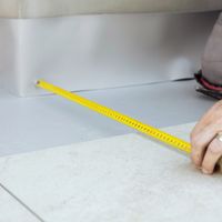 How to place the tiles on a fixed-height pedestal?
