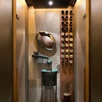 Luxurious restaurant EAST in the centre of Kiev 