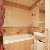 Koupelna s dlaždicemi DECO a TREND pro Janu a její dcery