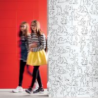 RAKO | Obklady s dekorem animovaných králíků Bob a Bobek. Kombinace s červeným obkladem ze série COLOR ONE.