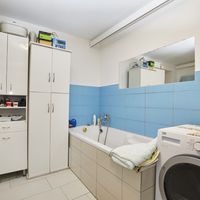 Kamil s rodinou mají koupelnu ze série Manufactura