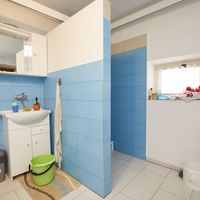 Kamil s rodinou mají koupelnu ze série Manufactura