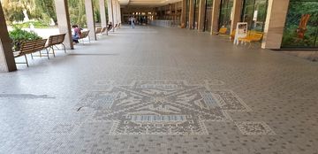 Vrcholí rekonstrukce kolonády s RAKO obklady v Luhačovicích