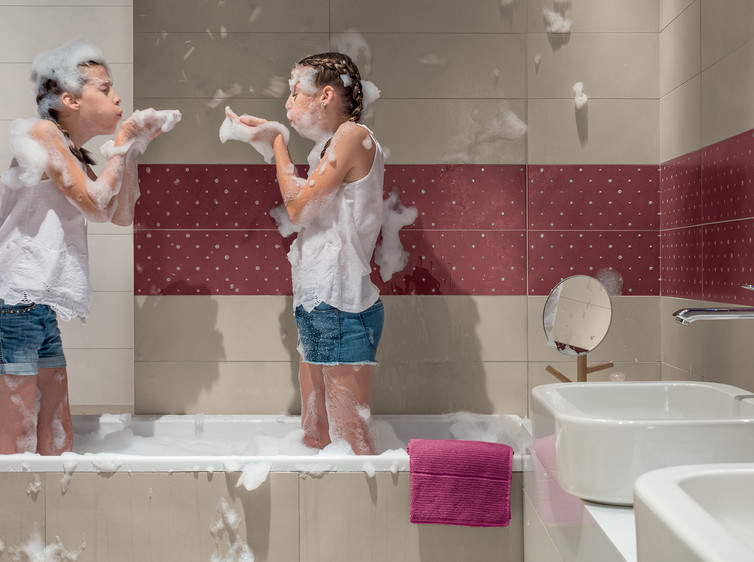 Série Blend | koupelna - bordó barva a dekor puntíky