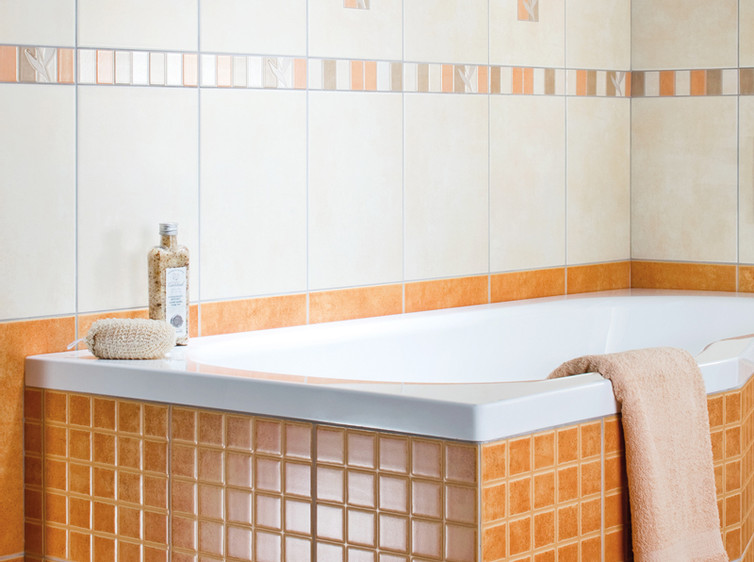 RAKO | Koupelna v přírodních tónech v cihlové barvě s nádechem patiny.