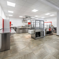 V závodě Elpro Energo se chodí jako doma: Po dlaždicích RAKO HOME 