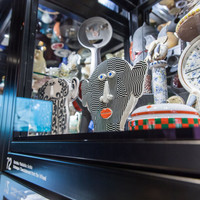 Černé obkládačky RAKO v expozici Black & Light Depo