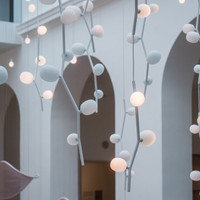 Černé obkládačky RAKO v expozici Black & Light Depo