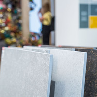 Černé obkládačky RAKO v expozici Black & Light Depo