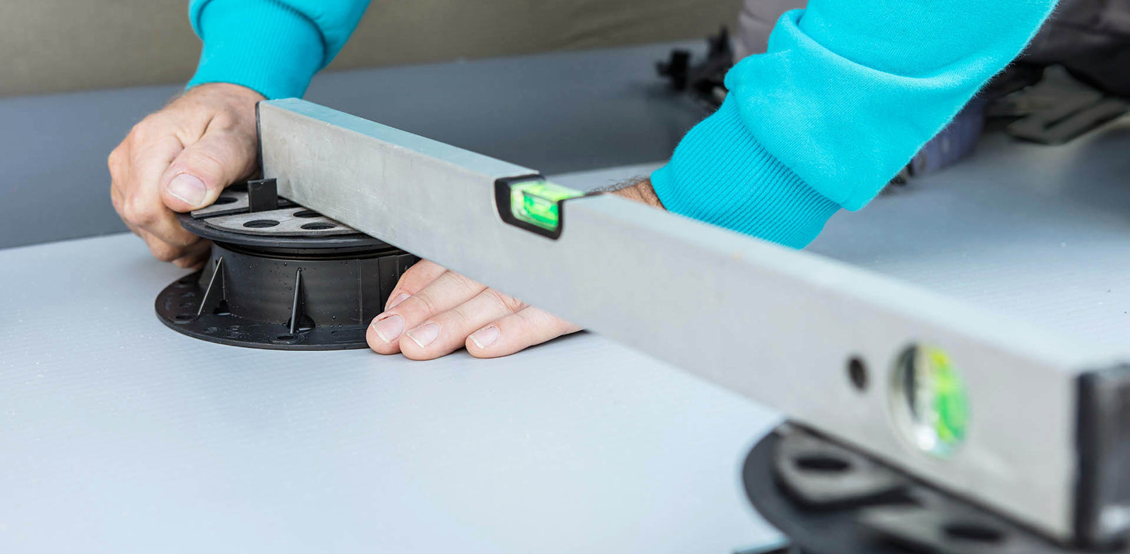 Pokládka dlaždic na nastavitelné terče