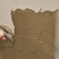 Jak zajistit maximální přídržnost keramických obkladů?