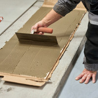 Jak zajistit maximální přídržnost keramických obkladů?