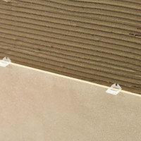 Jak zajistit maximální přídržnost keramických obkladů?