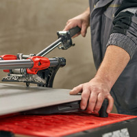 Jak postupovat při řezání slinutých dlaždic?