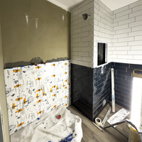 Proměna koupelny v panelovém domě: Moderní design se sérií Compila